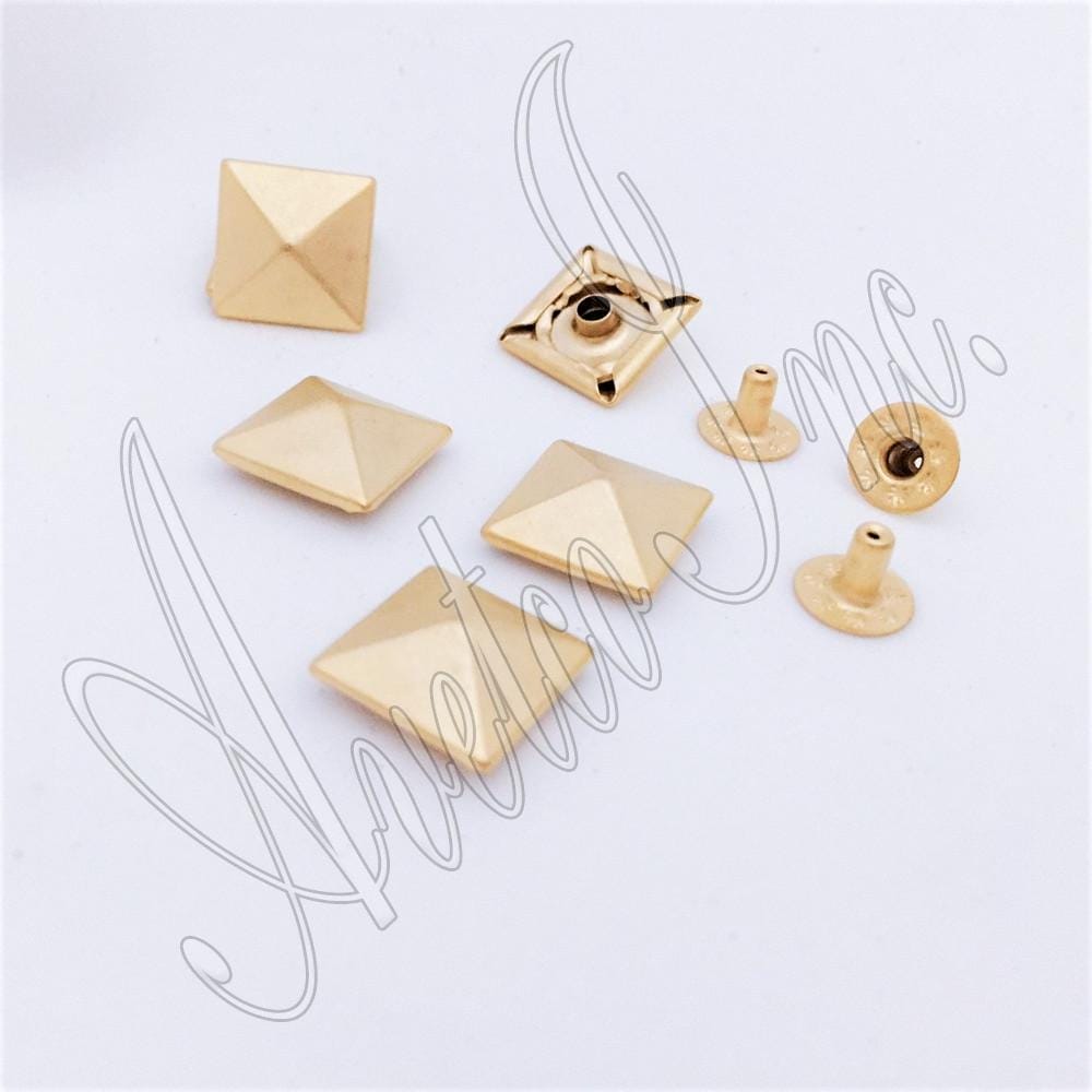 1633 Pyramid Rivets- R630