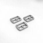 Center Bar Buckles #Y2017 are versatile buckles designed for a variety of uses. They can be used for shoes, handbags, garments, belts, accessories, and wristbands, providing you with a product that can be used in multiple ways.