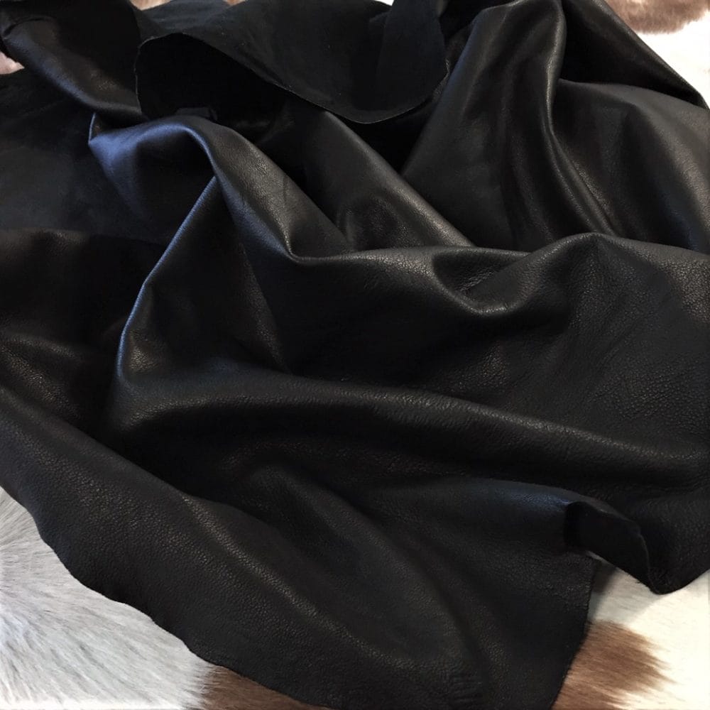 BLACK Lambskin Avetcoinc@