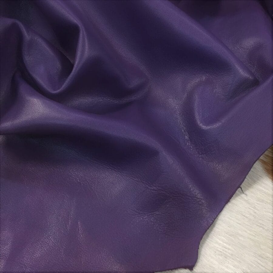 The Goatskin leather comes in a smooth finish that is very eye-catching, especially with the must-have authentic colors. The texture of the leather is silky smooth. This durable leather ranges from dark neutral colors to bright lively colors, which can be used to create many different looks.