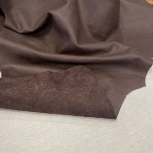 Naked Nappa Collection is a premium full-grain leather sourced from European cowhides, crafted in Turkey, and finished with an open, naked surface. This means no paint, no plastic topcoats—just rich, transparent aniline dyes that let the true soul of the leather shine through.