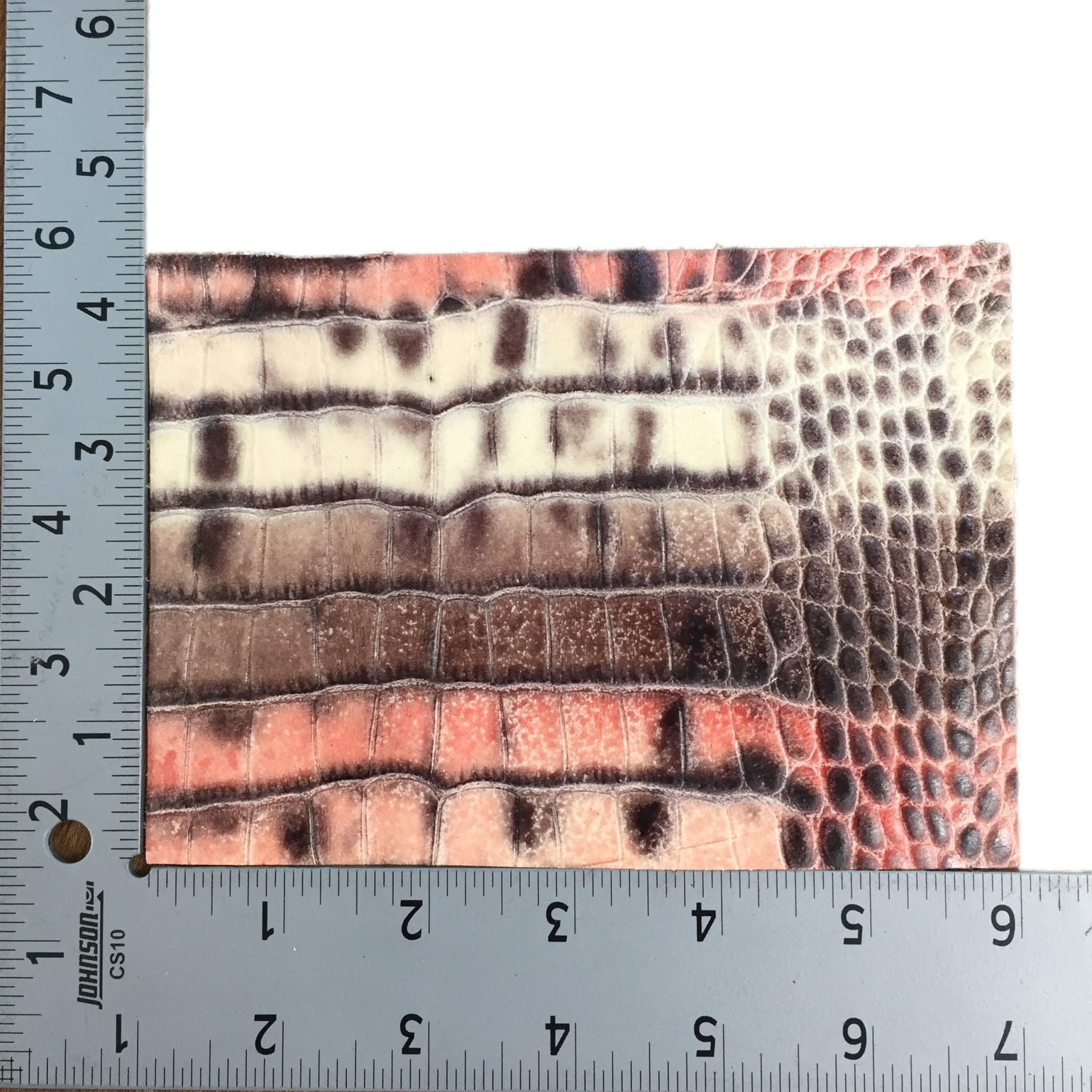 Avetco Inc-Alligator Belly Embossed 3oz Cow Leather Panel 4 x 6 -Corral (4)