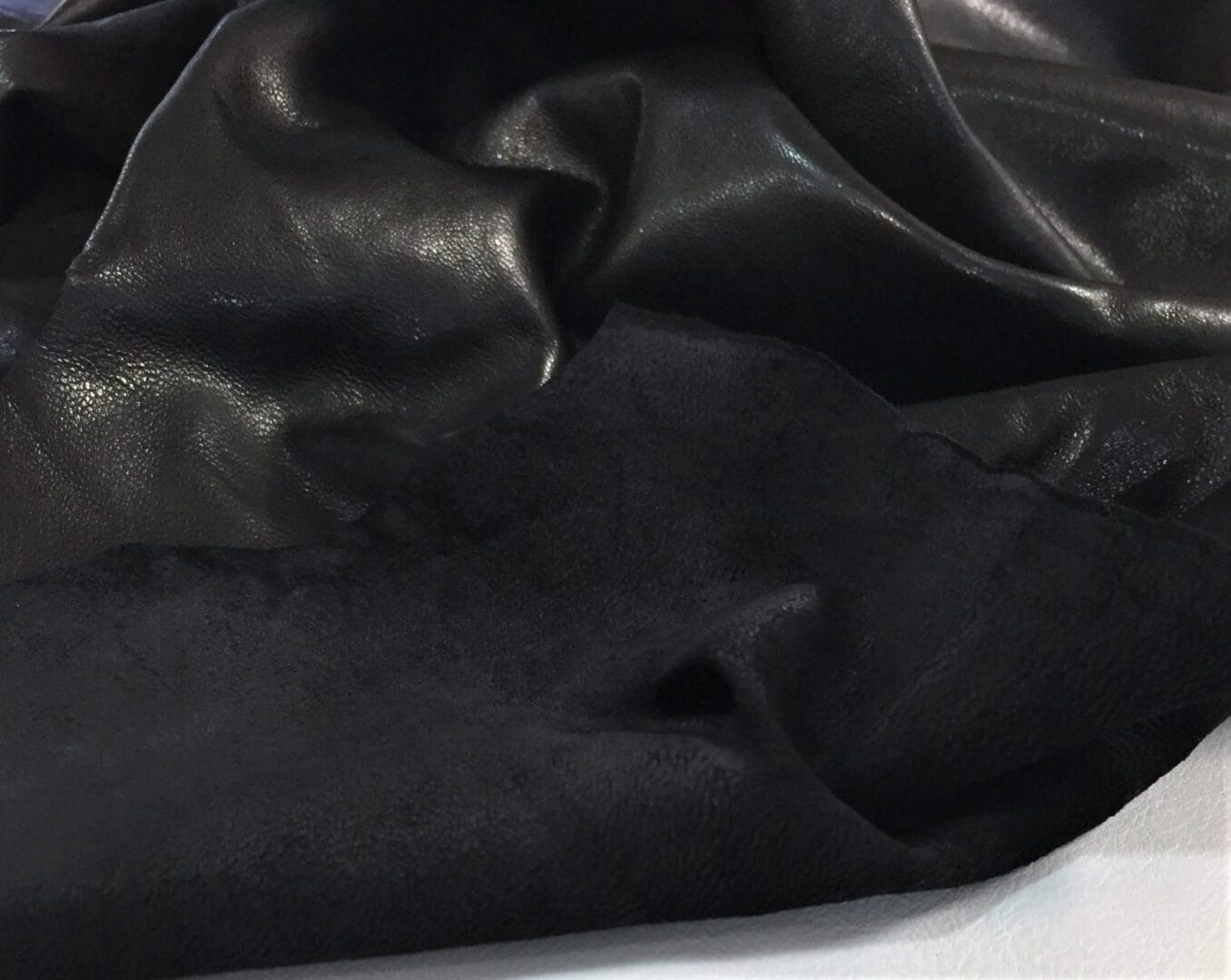 LOX BLACK Lambskin avetcoinc@