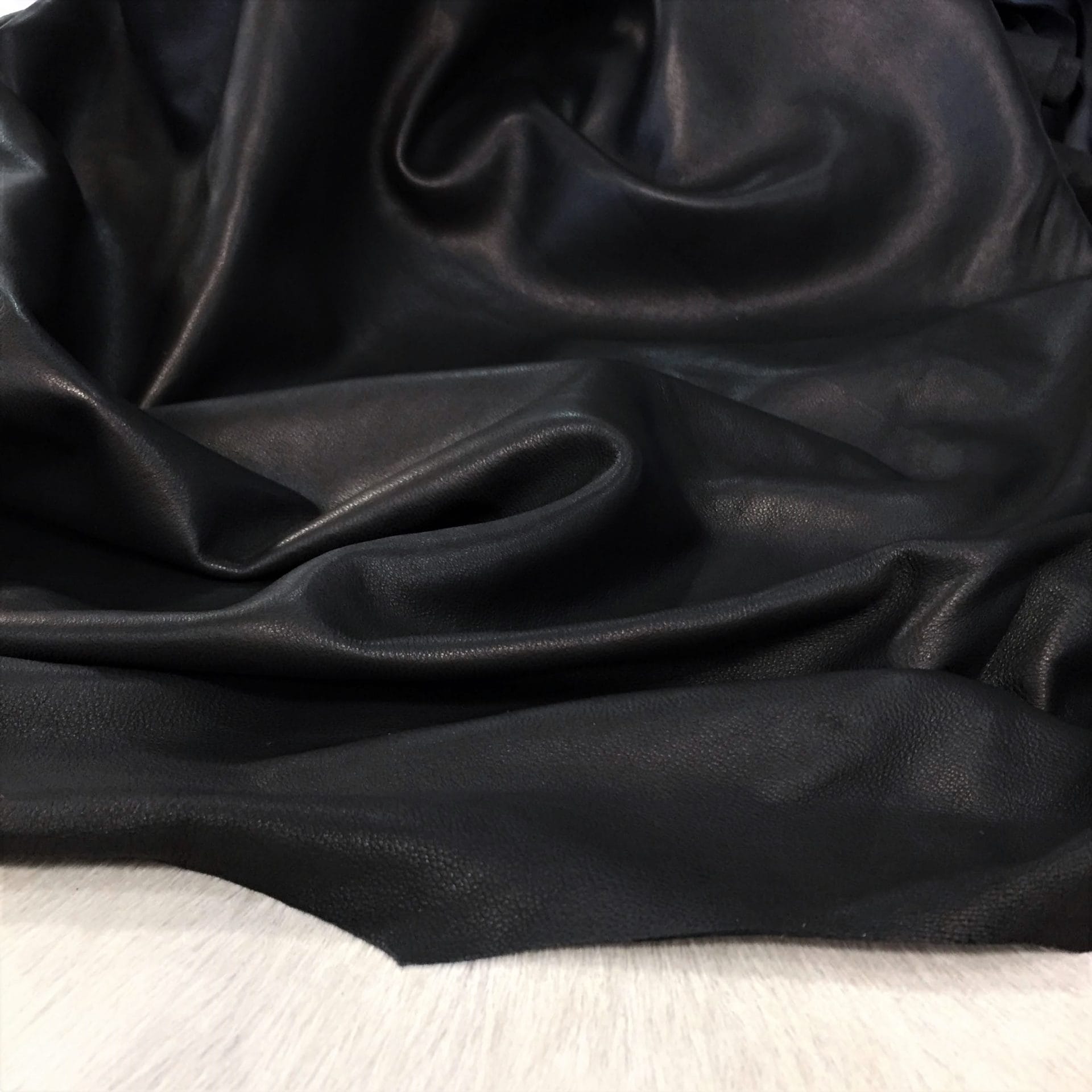 BLACK avetcoinc@