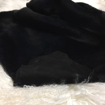 Shearling Sheepskin Leather with short Merino wool—luxuriously soft, warm, and perfect for premium outerwear and accessories.