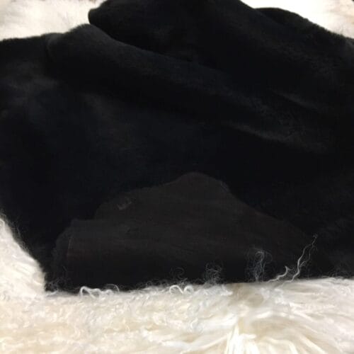 Shearling Sheepskin Leather with short Merino wool—luxuriously soft, warm, and perfect for premium outerwear and accessories.