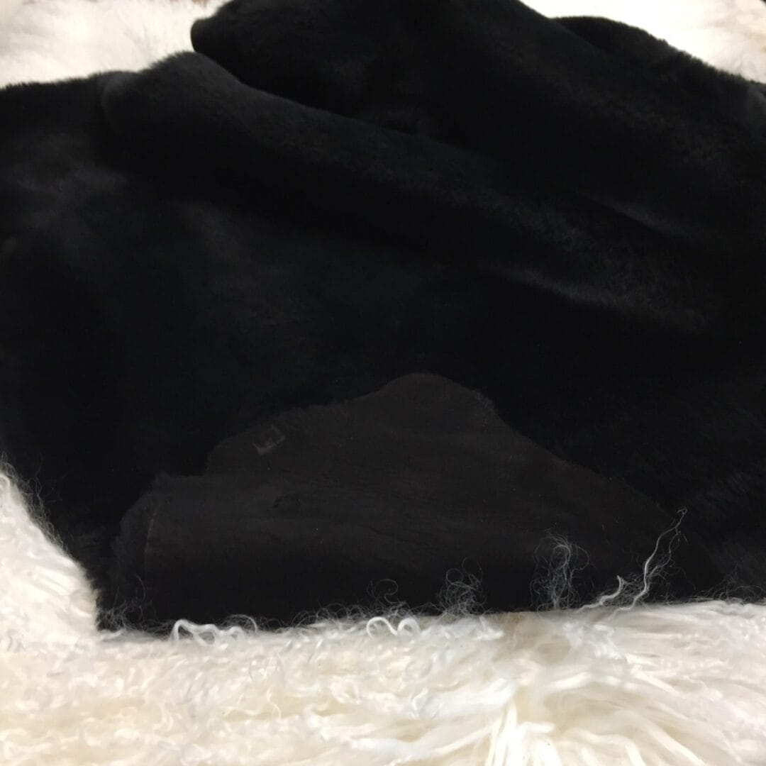 Black Merino Sherling Dual Side (1)