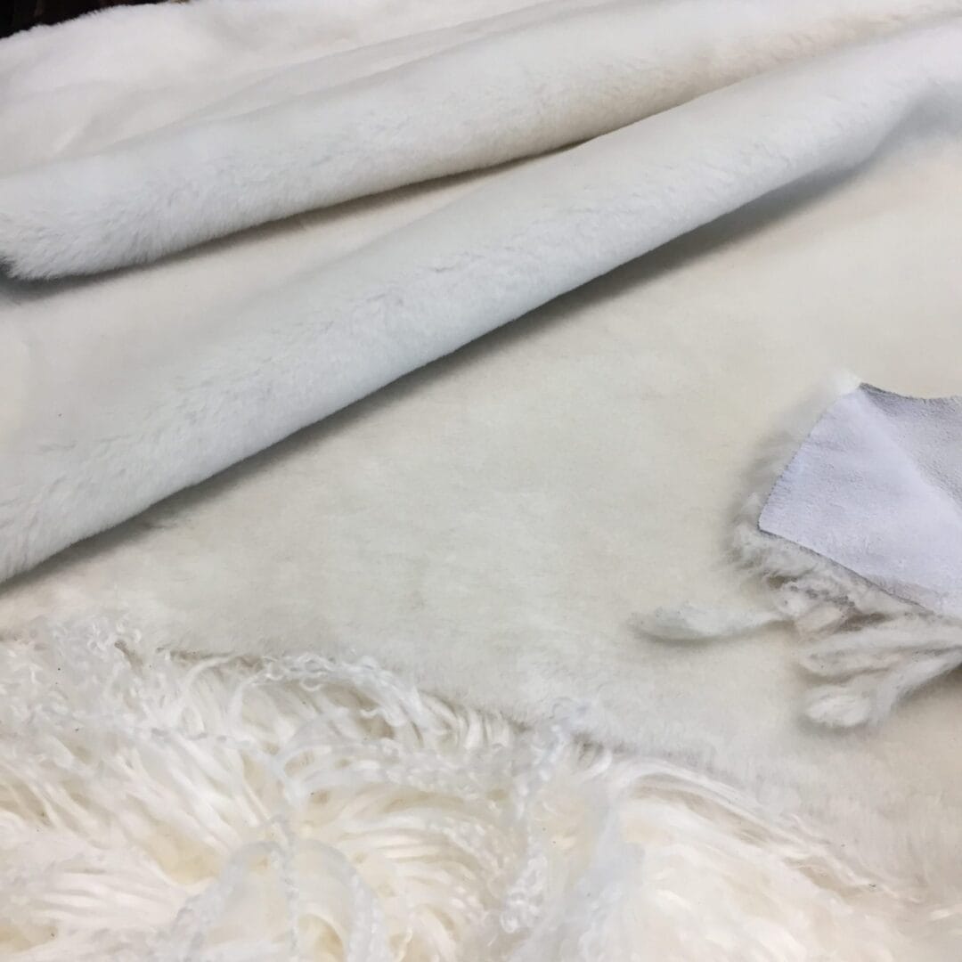 white shearling sheep avetcoinc@