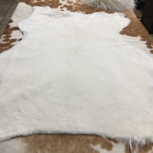 Shearling Sheepskin Leather with short Merino wool—luxuriously soft, warm, and perfect for premium outerwear and accessories.