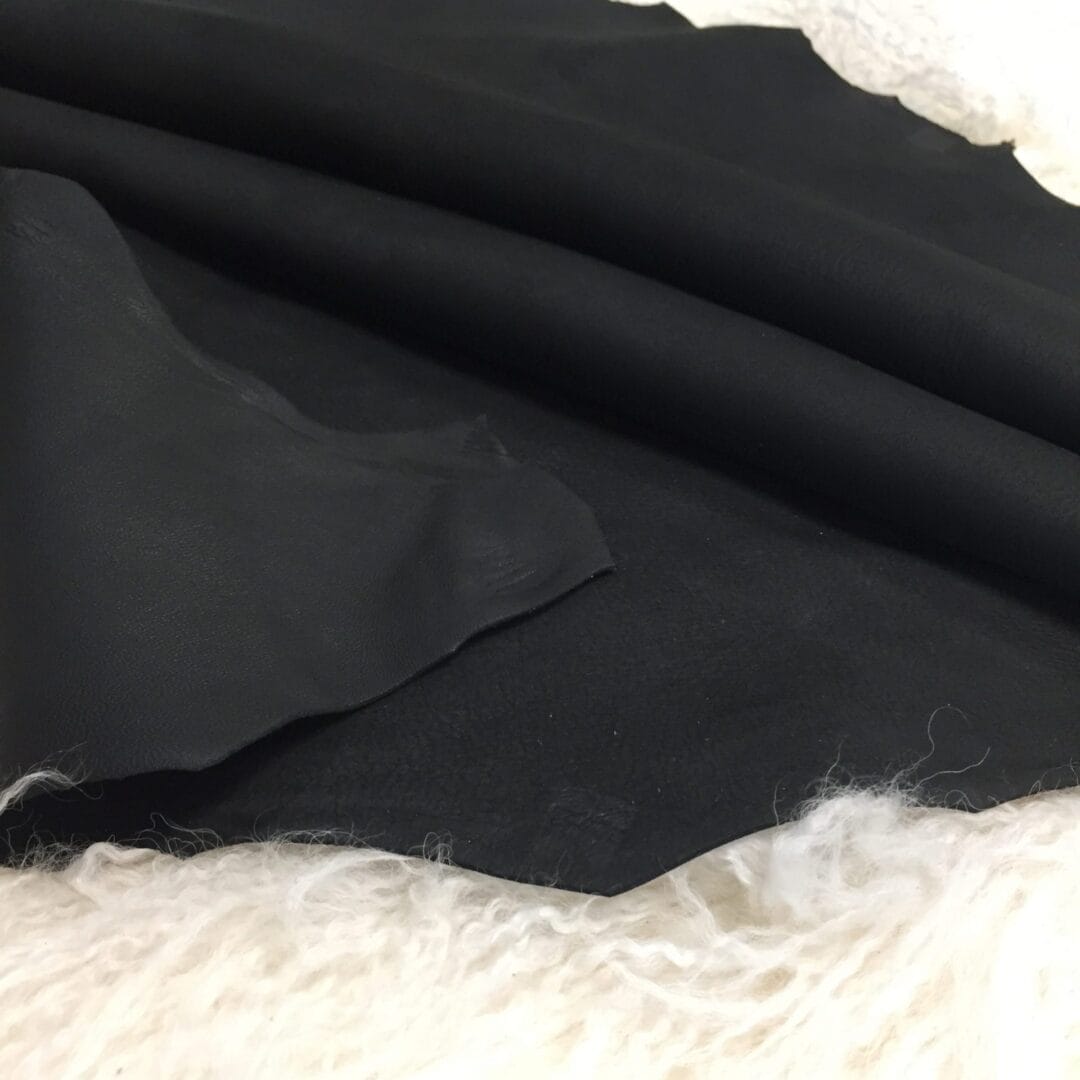 Lagon Reversible Lambskin avetcoinc@ (B21)