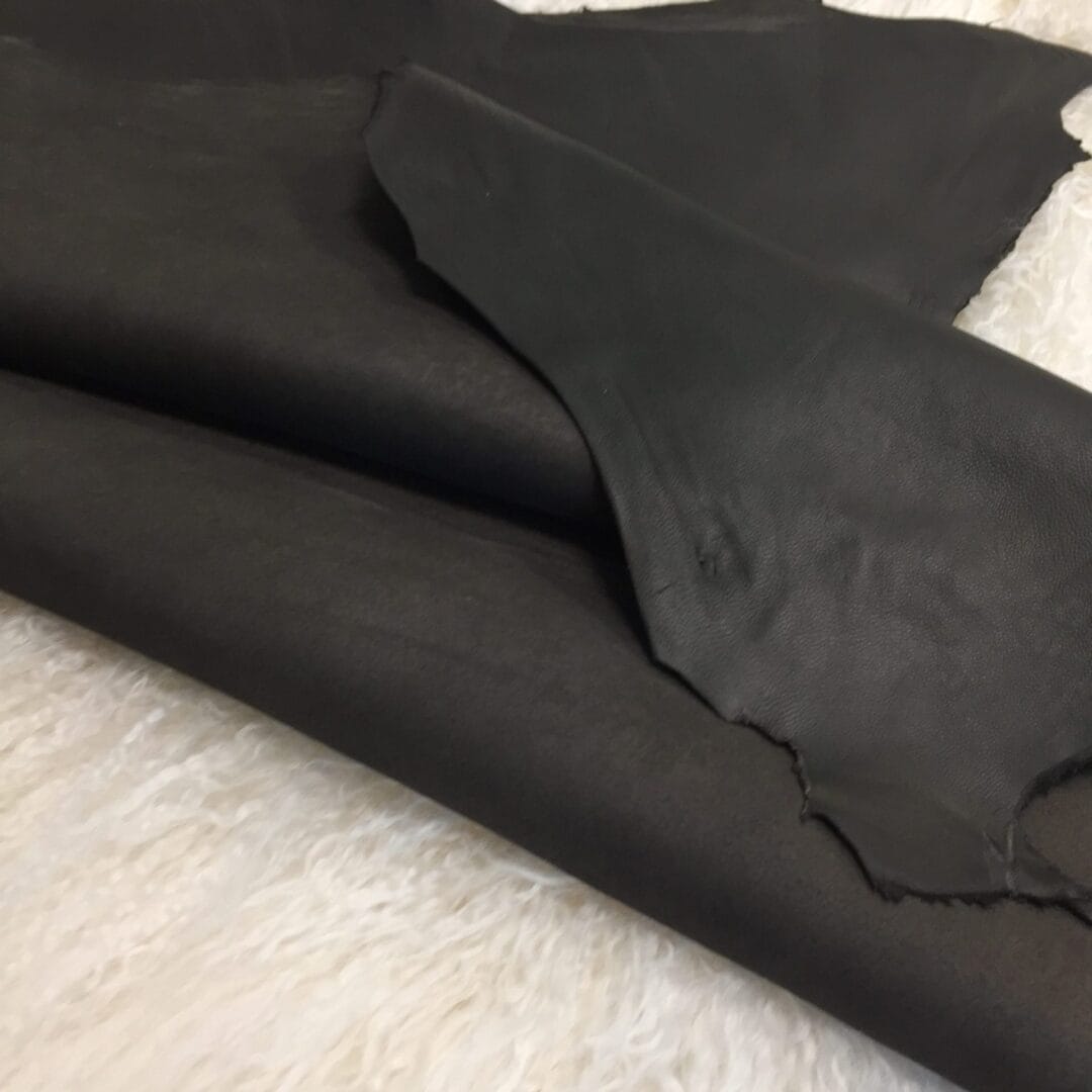 Lagon Reversible Lambskin avetcoinc@