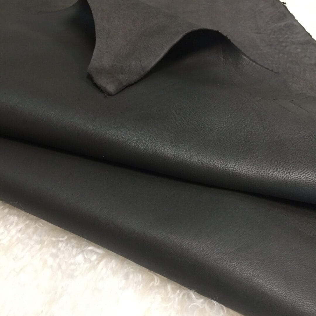 Lagon Reversible Lambskin avetcoinc@