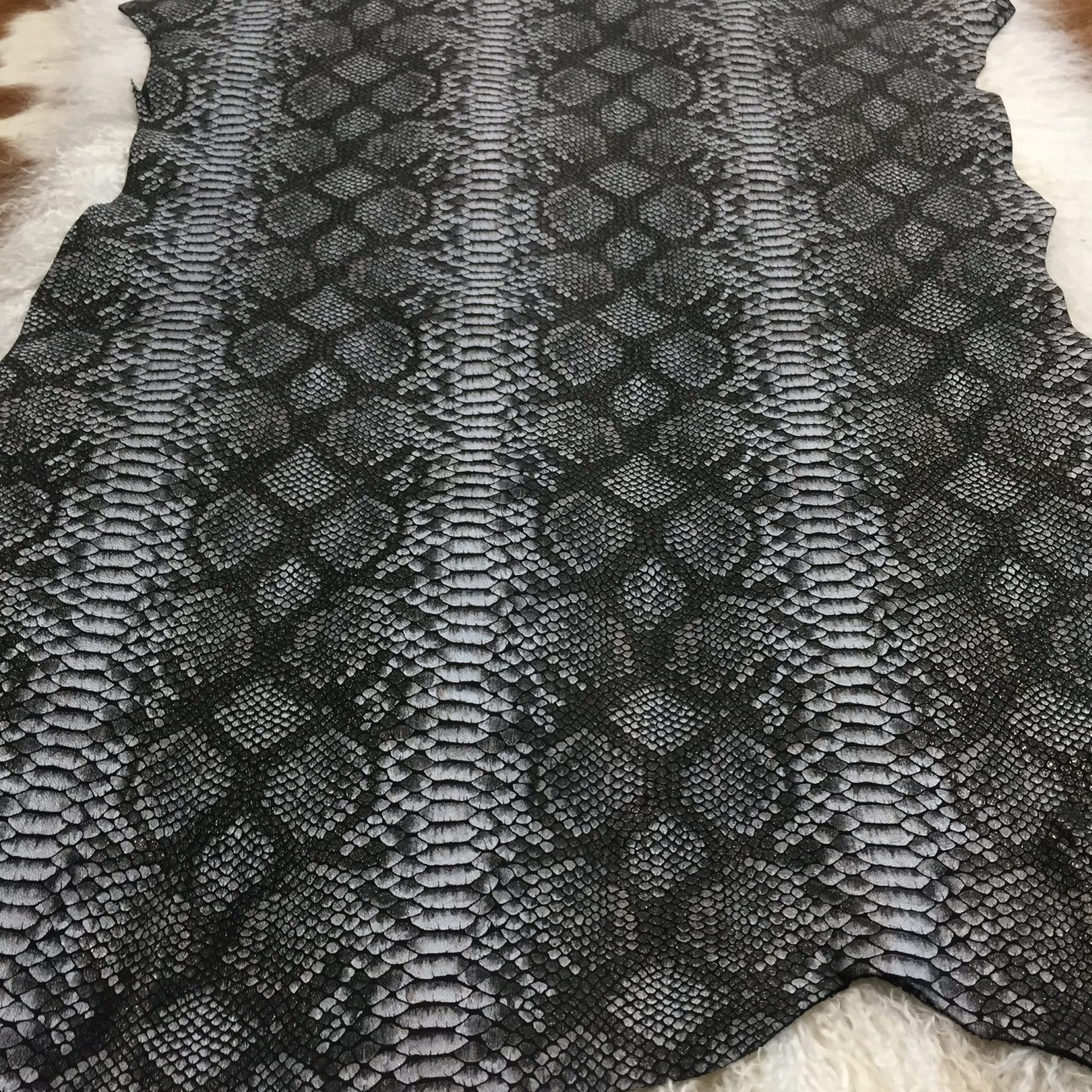 Rizzy Snake Lambskin avetcoinc@ (1)