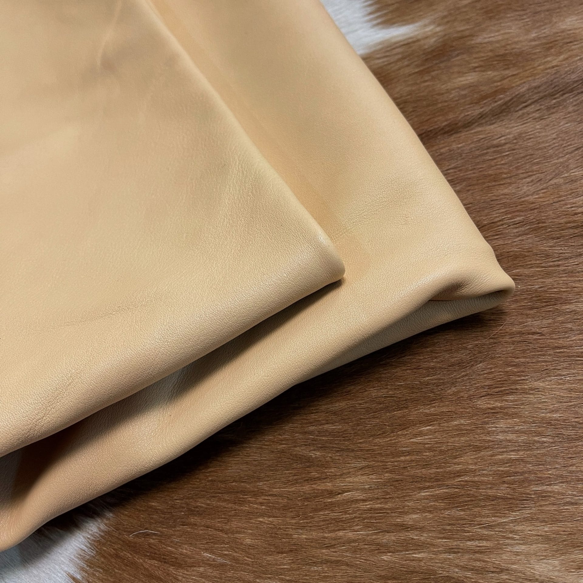 Hudson Cow Leather Avetco Inc (2)