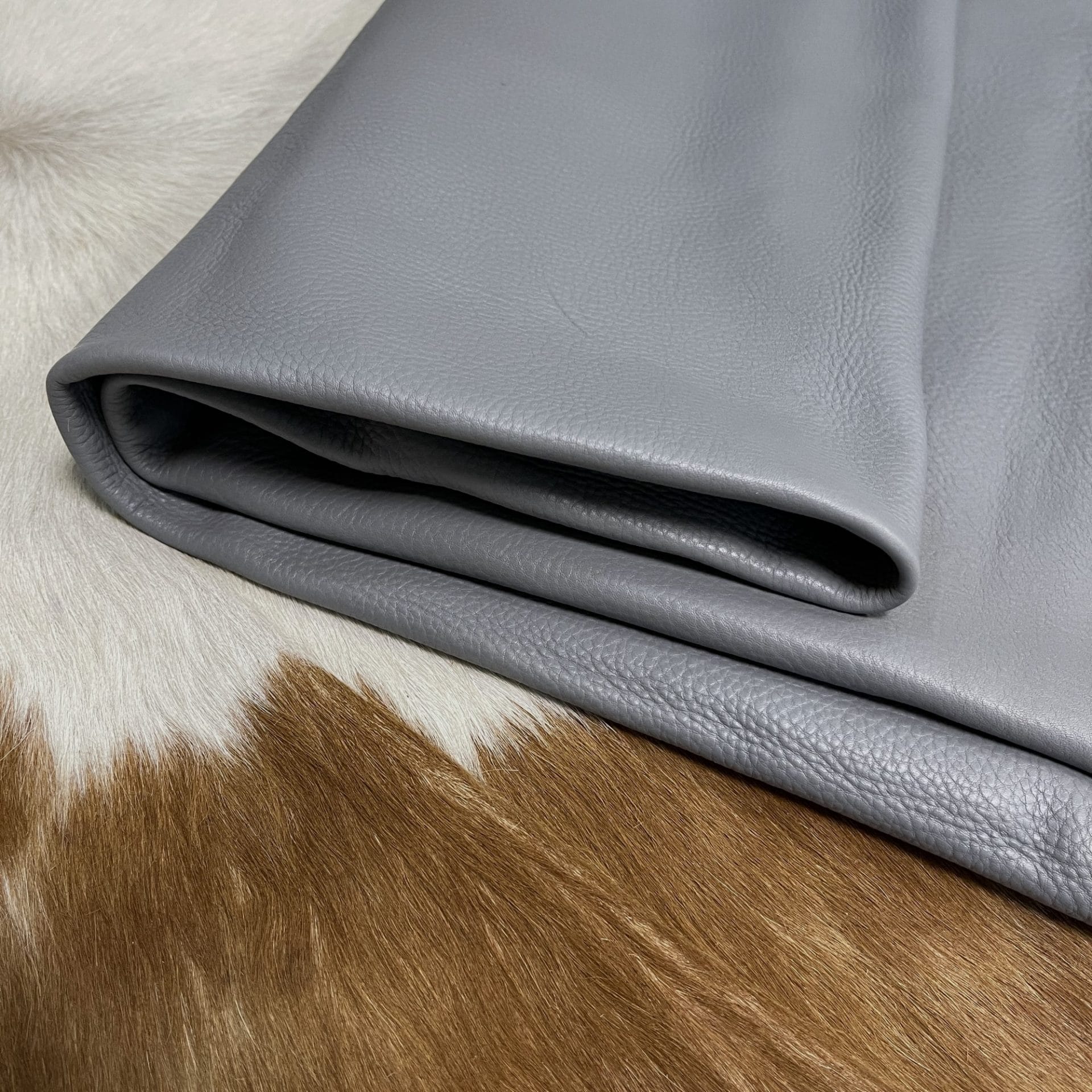 Hudson Gray Cow Leather Avetco Inc (1)