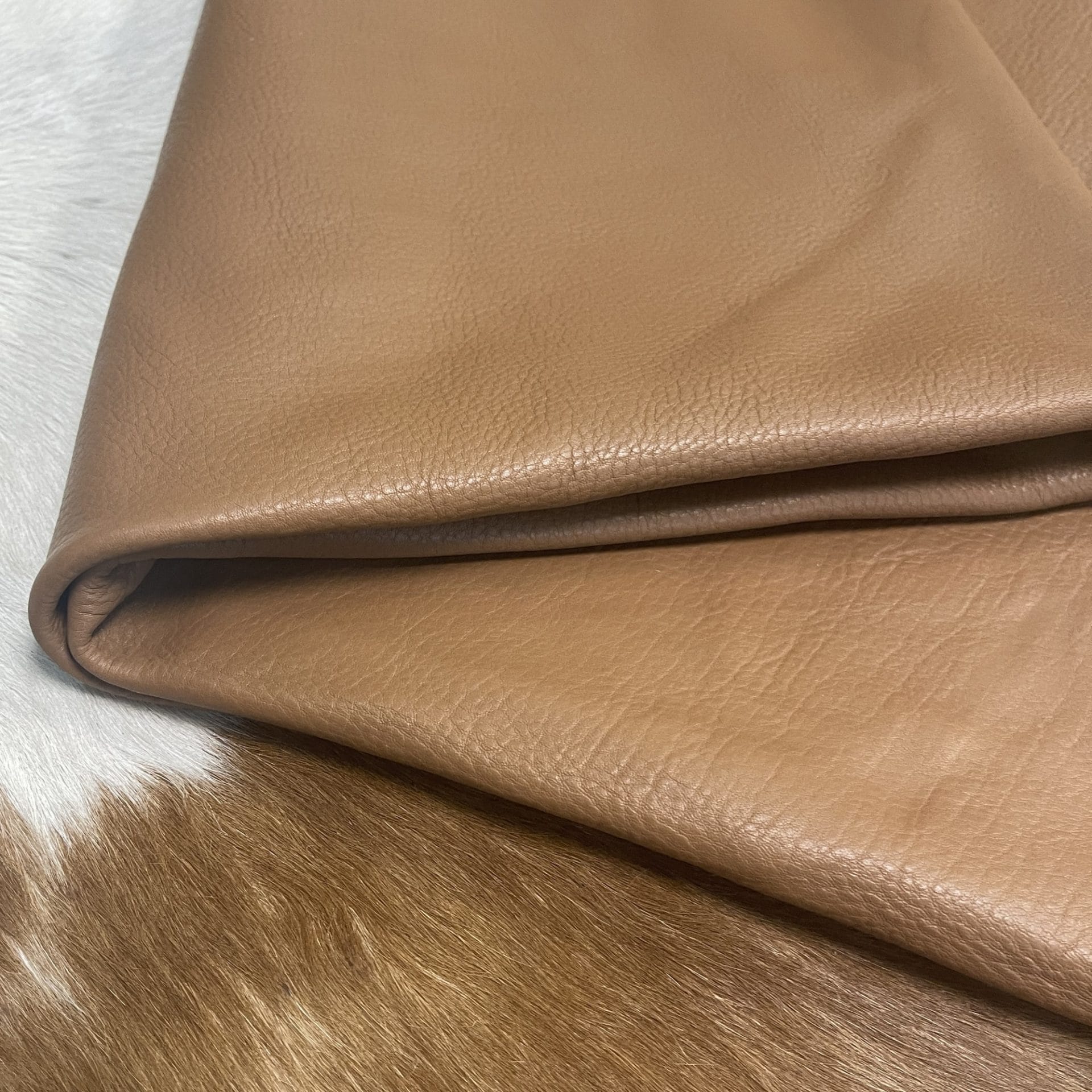 Hudson Toasted Almonds Cow Leather Avetco Inc (1)
