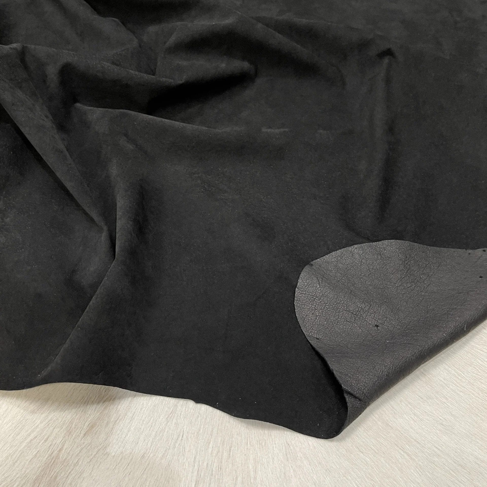 Black Grain Pig Suede 3