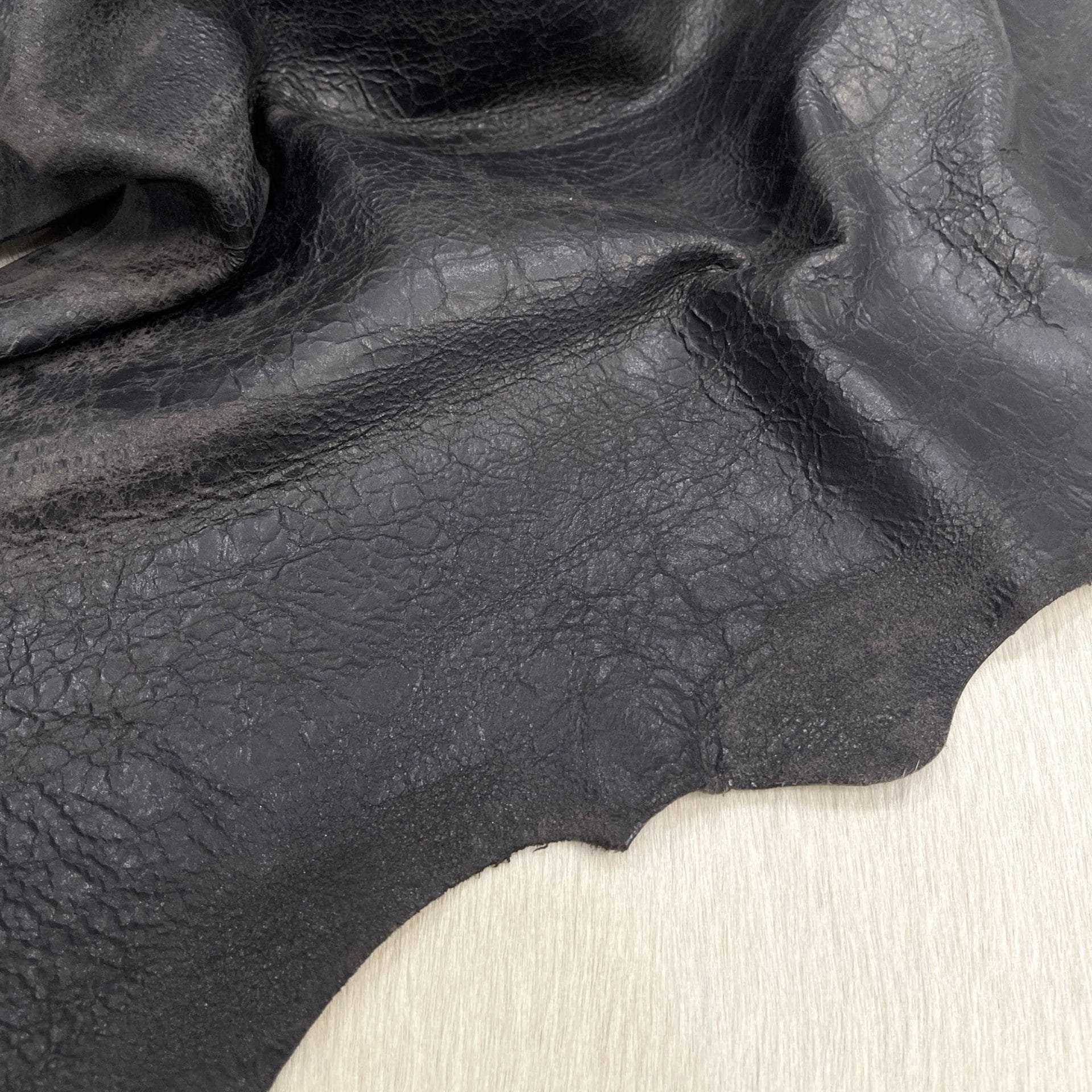 SL-119BLK Montana Lambskin 5-0000