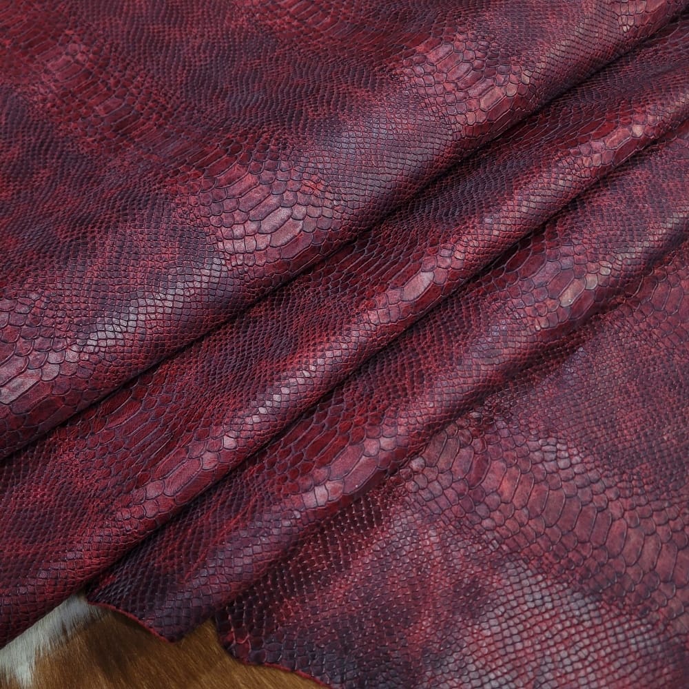 Hektor-Burgundy-Snake Embossed-Cow Leather-Avetco 2