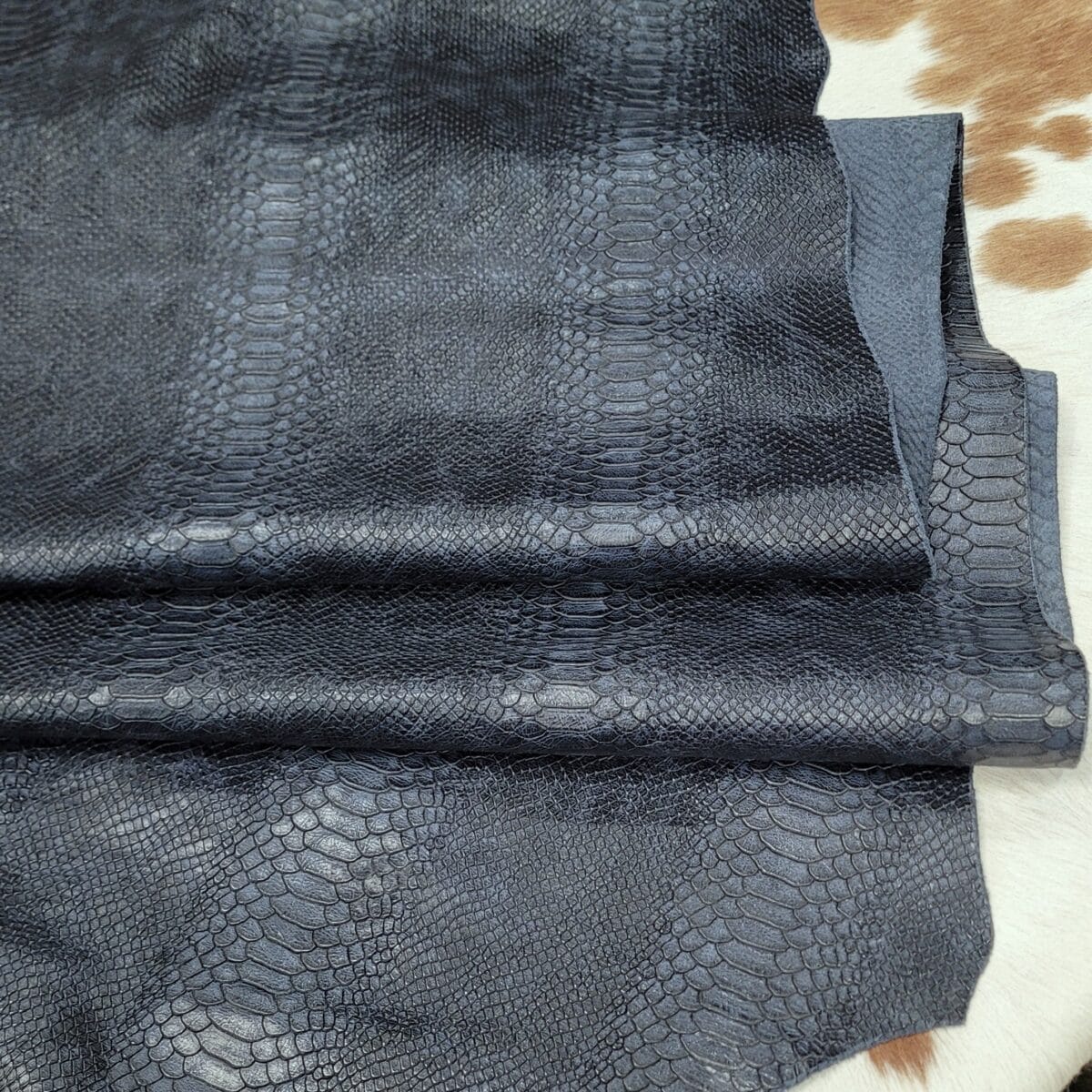 Hektor-Navy Blue-Snake Embossed-Cow Leather-Avetco