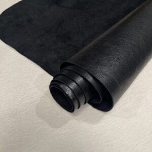 Bernard Oily Pull-Up Cowhide – Black rolled hide and suede back