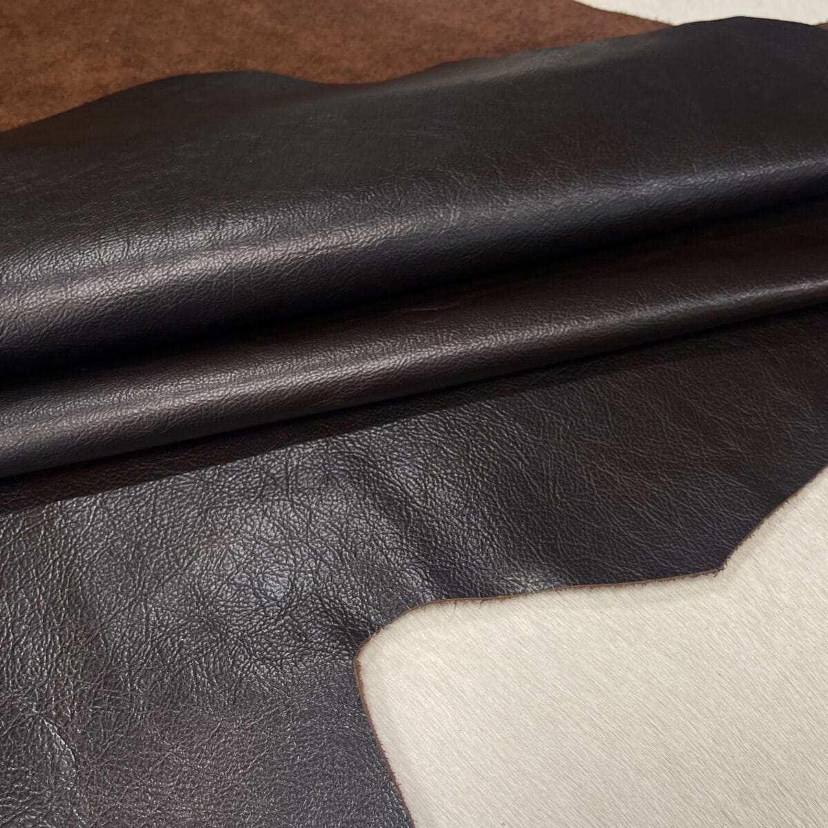 KP-100CHE Bernard Cow Leather