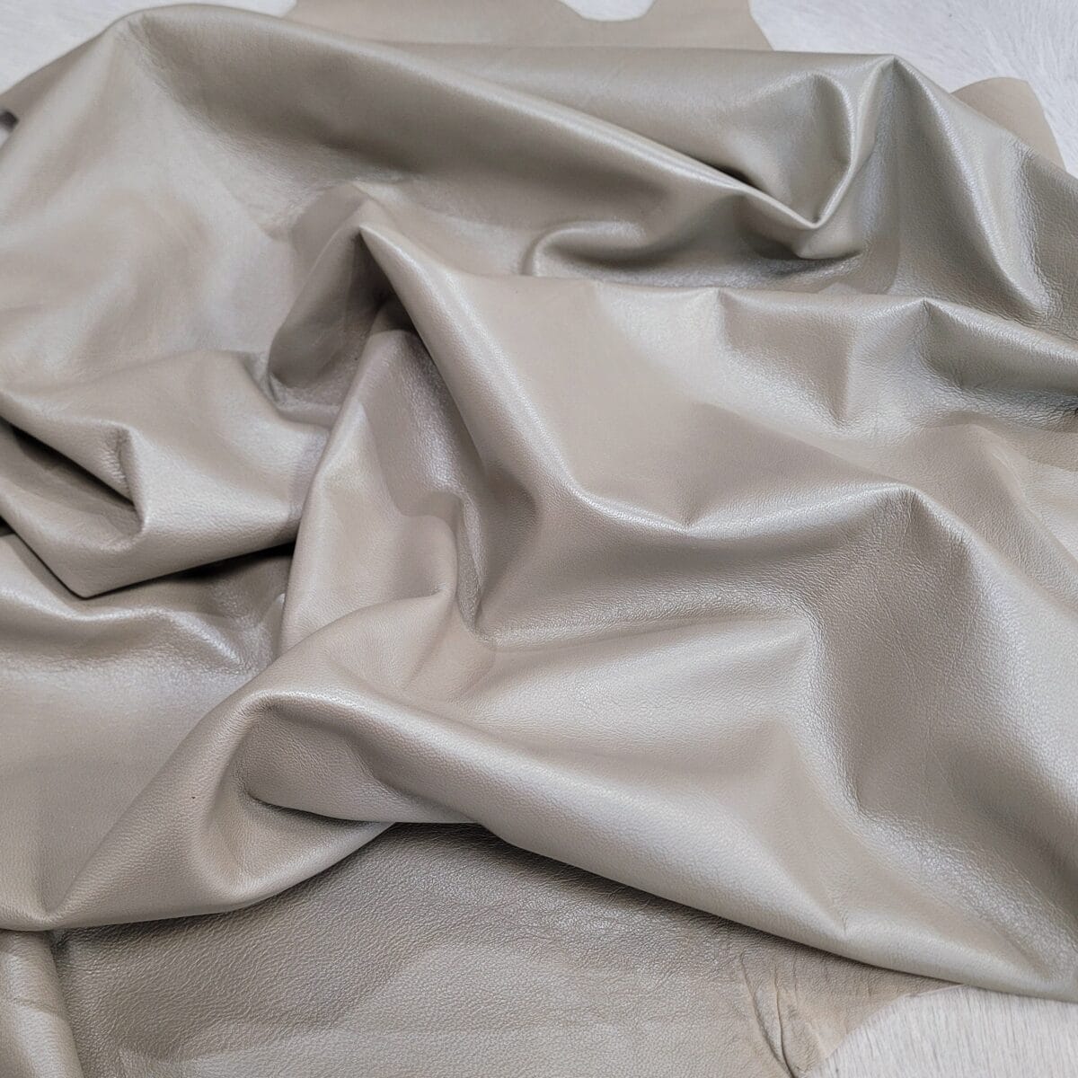 SL-102 IWH Ice white