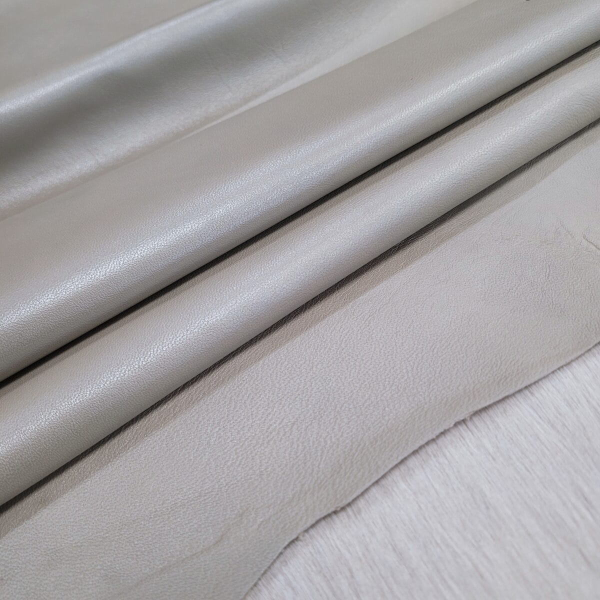 SL-102 IWH Ice white