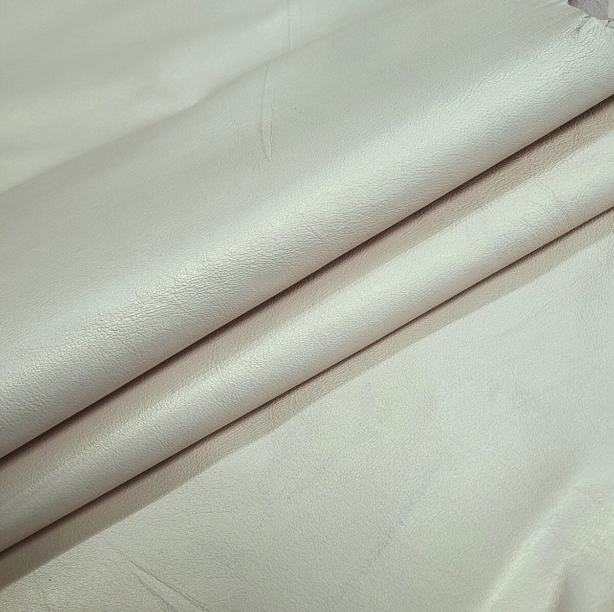 SL102OWH Off White